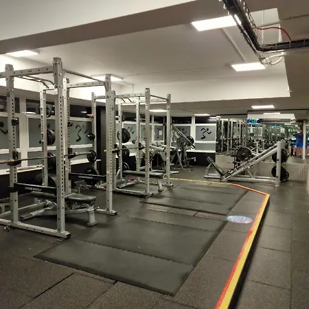 Castle Townhouse Kenilworth - Private Parking - 24 Hr Gym Access - Town Centre Apartment Exterior photo