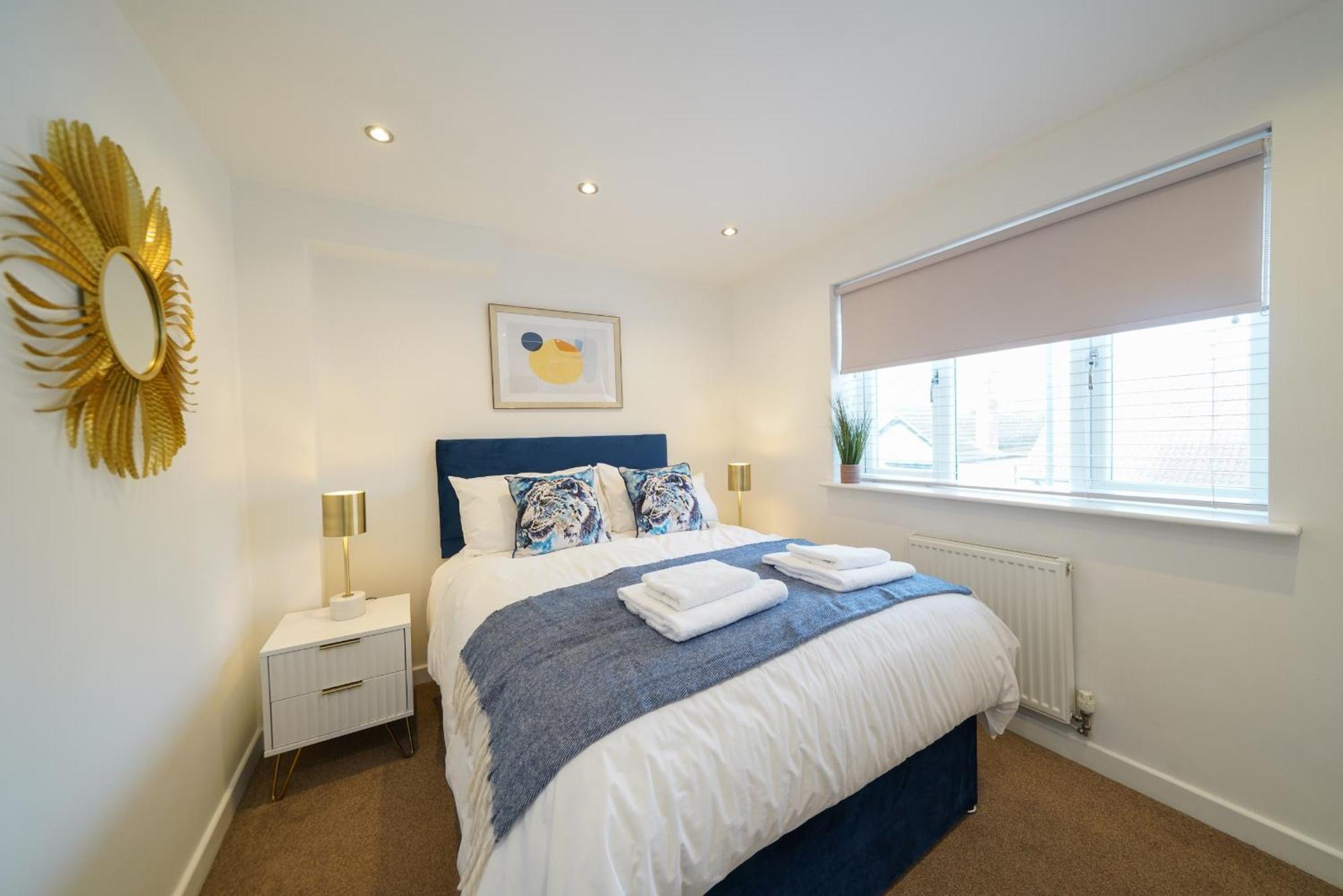 Castle Townhouse - Private Parking - 24 Hr Gym Access - Town Centre Kenilworth